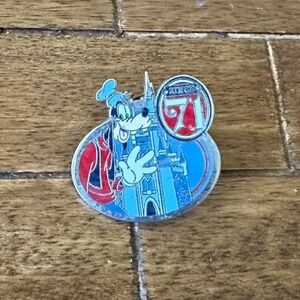 Disney Parks Goofy Since 71 Cinderella Castle Trading Pin Walt Disney World 2015